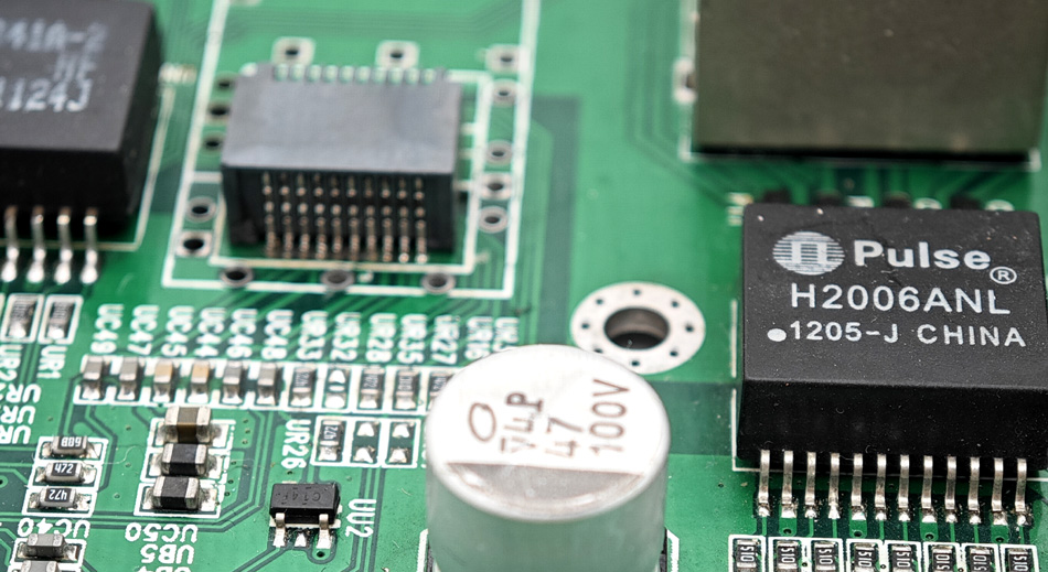 Utforsker forskjellene i teknologi og tjenester mellom globale PCBA-fabrikker