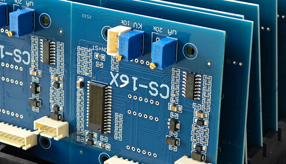 Hvordan påvirker kundeanmeldelser beslutninger om PCBA-fabrikkpartnerskap?