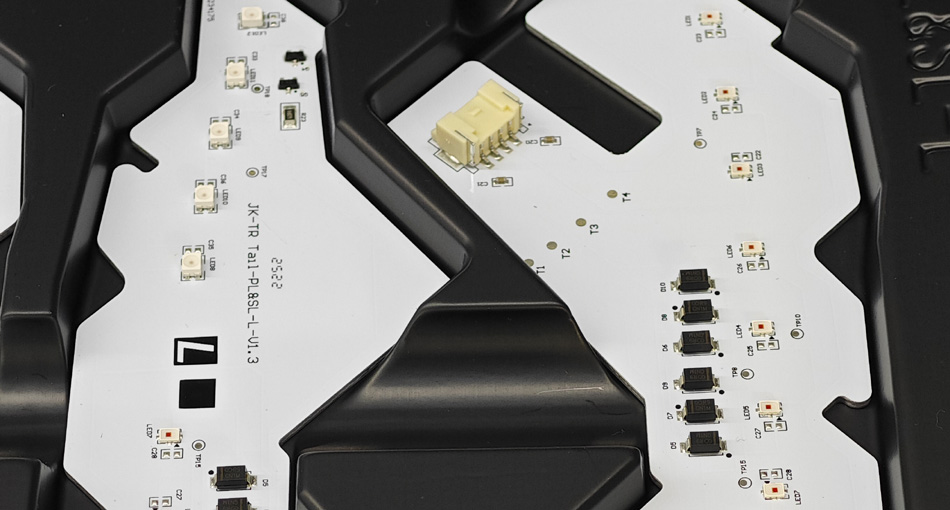 Diskuterer kostnadskontroll og langsiktige partnerskapsstrategier for PCBA-fabrikker