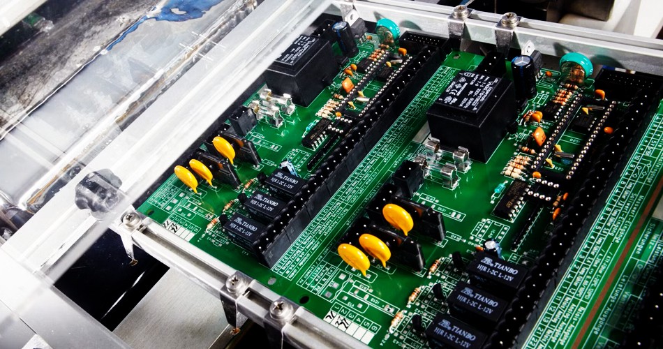 Utforsker samarbeidsmodeller og trender i globale PCBA-fabrikker.